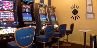 Permainan Dice Game live di platform mami188 bet dengan dealer profesional dan dadu yang terlihat jelas